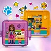 Two open LEGO Friends cubes, one purple and one yellow, displaying miniature scenes and figures related to pet care. Náhled obrázku produktu