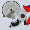 A close-up view of a pipe cutter with a piece of pipe inserted. Produktbild-Vorschau