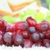 2ks Dekorativní plastové hrozny Vinné hrozny Umělé ovoce Náhled obrázku produktu 5