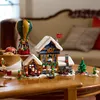 LEGO Icons Postamt des Weihnachtsmanns, Wohn-Deko oder Produktbild-Vorschau 38