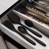 set di 8 utensili da cucina in silicone nero - Resistente Anteprima dell’immagine prodotto 7