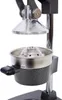 A close-up view of a manual citrus juicer. Voir les images du produit