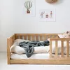 Petite Amélie Montessori-Bodenbett Nid - 70x140 cm - Natur Produktbild-Vorschau 4