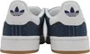 The back view of a pair of Adidas Campus 00s sneakers. Náhled obrázku produktu