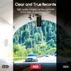 A split image showing a car driving out of a tunnel, with text overlays describing the dashcam's features. Náhled obrázku produktu