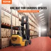 A forklift in a warehouse with shelves of boxes and a red mat on the floor. Voir les images du produit
