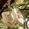Klettertraining Board "Penta" von YY Vertical; aus Holz; in einer natürlichen Umgebung aufgehängt. Podgląd zdjęcia produktu