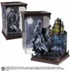 A diorama of a Dementor figure with Hogwarts Castle in the background, displayed in a clear case. Náhľad obrázku produktu