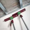 Two Piher Lastenstange P3 ARM+ telescopic poles are shown mounted between a wall and a suspended ceiling structure, suggesting their use in construction or interior fitting. Náhľad obrázku produktu