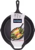 A cast iron frying pan with a product label attached. Produktbild-Vorschau