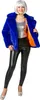 Ganzkörperansicht einer Frau in royalblauer Plüschjacke, die offen getragen wird und das orangefarbene Innenfutter zeigt. Produktbild-Vorschau
