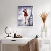 Poster - Poster ohne Rahmen - Frau Turm Eiffel - 50x70 cm - Produktbild-Vorschau 5
