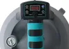 Close-up of a suction cup device with a digital display and a pressure gauge. Produktbild-Vorschau