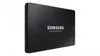 A black Samsung Solid State Drive is shown from a diagonal angle against a white background. Podgląd zdjęcia produktu