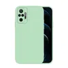 A light green phone case is shown on a white background, with a portion of a smartphone visible on the right side. Produktbild-Vorschau