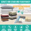 A display of vacuum storage bags filled with textiles, alongside stacks of folded clothes and bedding, with text overlays highlighting product features. Voir les images du produit