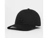 A black New Era LA Dodgers Essential 9Forty Cap Senior is shown against a white background. Anteprima dell’immagine prodotto