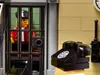 LEGO 10278 Icons Poste de police, grand jeu de construction Voir les images du produit 26