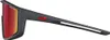 A single pair of sports sunglasses shown from the side. Voir les images du produit