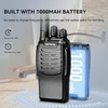 A walkie-talkie with a separate battery pack, set against a blurred background with text highlighting battery life. Produktbild-Vorschau