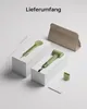 Product packaging and accessories for a hairdryer, presented on a light gray background. Voir les images du produit