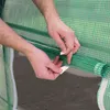 Hands are shown attaching a green mesh material to a frame. Produktbild-Vorschau