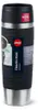 A black travel mug with silver accents and a textured grip, standing upright against a white background. Anteprima dell’immagine prodotto