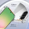 A close-up view of a transparent phone case on a phone, highlighting its protective features. Anteprima dell’immagine prodotto