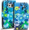 A close-up view of a blue flip phone case with a floral pattern. Produktbild-Vorschau