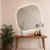 LED Designspiegel 77×76,6 cm – Großer, organischer Produktbild-Vorschau 6