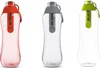 Three water filter bottles in different colors (red, gray, and green) are displayed side-by-side against a white background. Anteprima dell’immagine prodotto