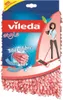 Packaging for a Vileda mop refill, featuring product branding, a graphic of the mop head, and an illustration of a woman using a mop. Anteprima dell’immagine prodotto