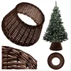 A collage of images showing a wicker tree skirt, a Christmas tree with a tree skirt, and a close-up of the wicker texture. Produktbild-Vorschau