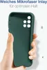 A hand holding a green phone case. Produktbild-Vorschau