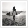 Poster - Poster ohne Rahmen - Frau Strand Surfen - 50x50 cm Produktbild-Vorschau 1