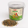 A large plastic tub of bird seed with a pile of bird seed spilled in front of it. Produktbild-Vorschau
