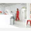Poubelle Brabantia - Touch Bin, 60 L, Beige doux Voir les images du produit 10