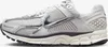 A side view of a white and silver Nike sneaker. Produktbild-Vorschau