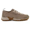 A side view of a single Garmont Tikal women's suede shoe against a white background. Voir les images du produit