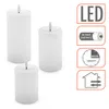 Three white LED candles of varying heights are arranged on a white background. To the right of the candles are four informational graphics. Voir les images du produit