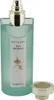 Offener Bvlgari-Flakon mit goldener Sprühdüse, daneben der runde Deckel mit glänzender Oberfläche und Logogravur. Produktbild-Vorschau