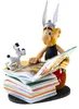 Asterix & Obelix - Asterix siede su una pila di libri - Anteprima dell’immagine prodotto 1