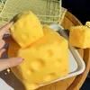 Gelber Käse-Quetschball – Stressabbau-Käsewürfel-Fidget-Toy Produktbild-Vorschau 2