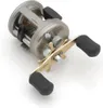 A fishing reel on a white background. Voir les images du produit