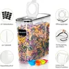 A clear plastic food storage container filled with colorful pasta, surrounded by marketing callouts highlighting its features. Anteprima dell’immagine prodotto