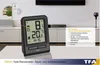 A digital thermometer is shown in a living room setting, with an inset image showing a wireless outdoor sensor. Anteprima dell’immagine prodotto