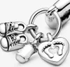 A close-up shot of Pandora charms for a bracelet. Anteprima dell’immagine prodotto
