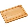 A wooden cutting board on a white background. Anteprima dell’immagine prodotto