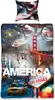 A collage of iconic American landmarks and city scenes, including the Statue of Liberty, Golden Gate Bridge, Beverly Hills sign, and Las Vegas sign, with the word 'AMERICA' prominently displayed. Produktbild-Vorschau