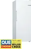 A white upright freezer with a yellow and blue badge in the bottom left corner. Anteprima dell’immagine prodotto